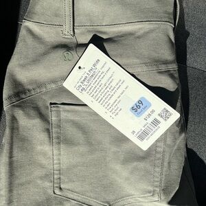 lululemon City Sleek 5 pkt wide leg Green Sage Full L Light Utilities size 8 NWT